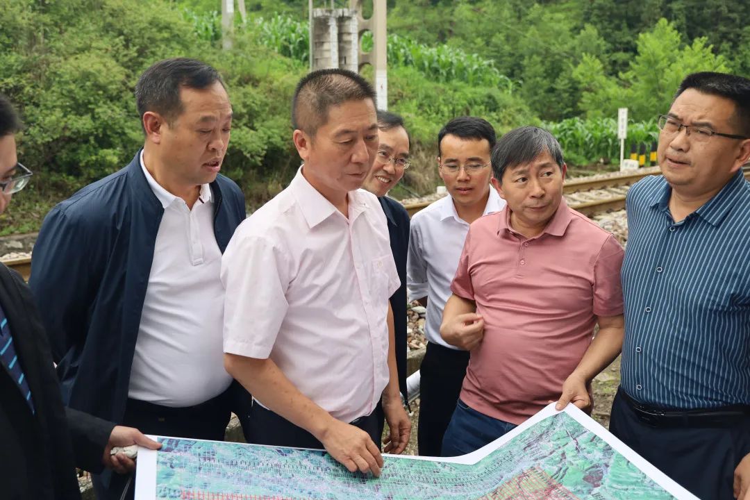 2022-06-10-共謀發(fā)展！公司到貴州盤北經(jīng)濟技術(shù)開發(fā)區(qū)考察交流1.jpg